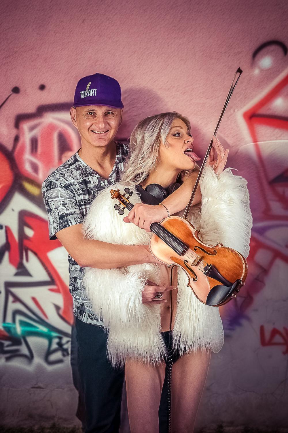DJ Nadja & New Sound Orchestra (CZ)